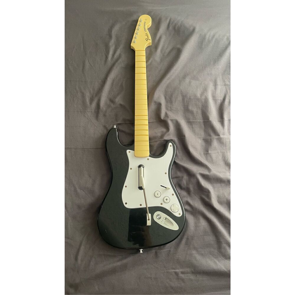 Rock Band Harmonix Fender Stratocaster Nintendo Wii  -  No Dongle No Battery Cov
